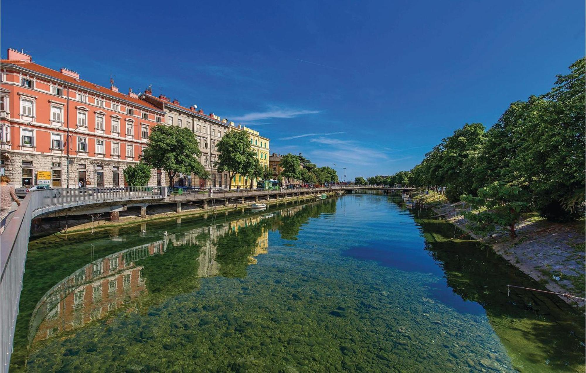 2 Bedroom Amazing Apartment In Rijeka Luaran gambar