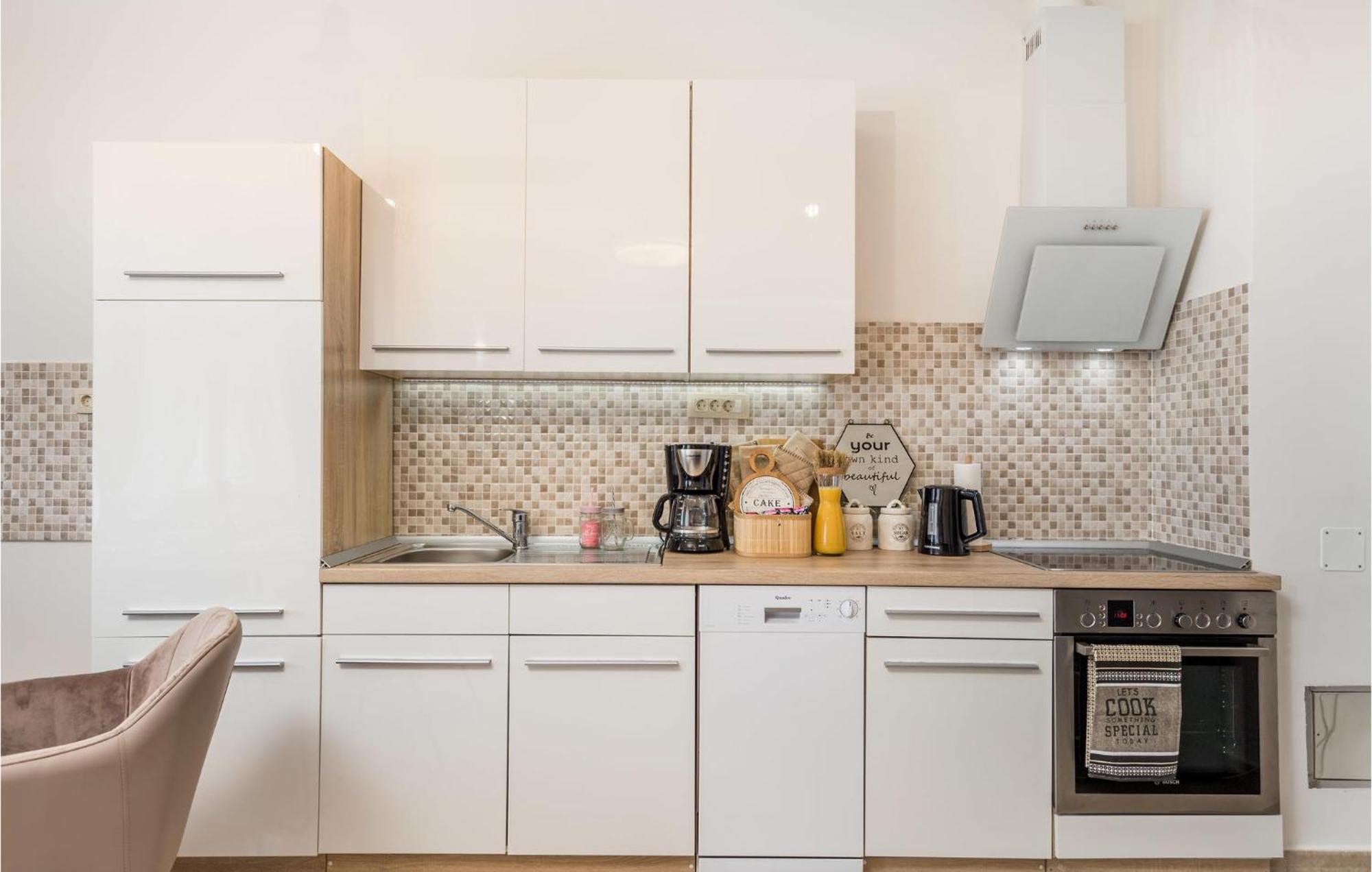 2 Bedroom Amazing Apartment In Rijeka Luaran gambar