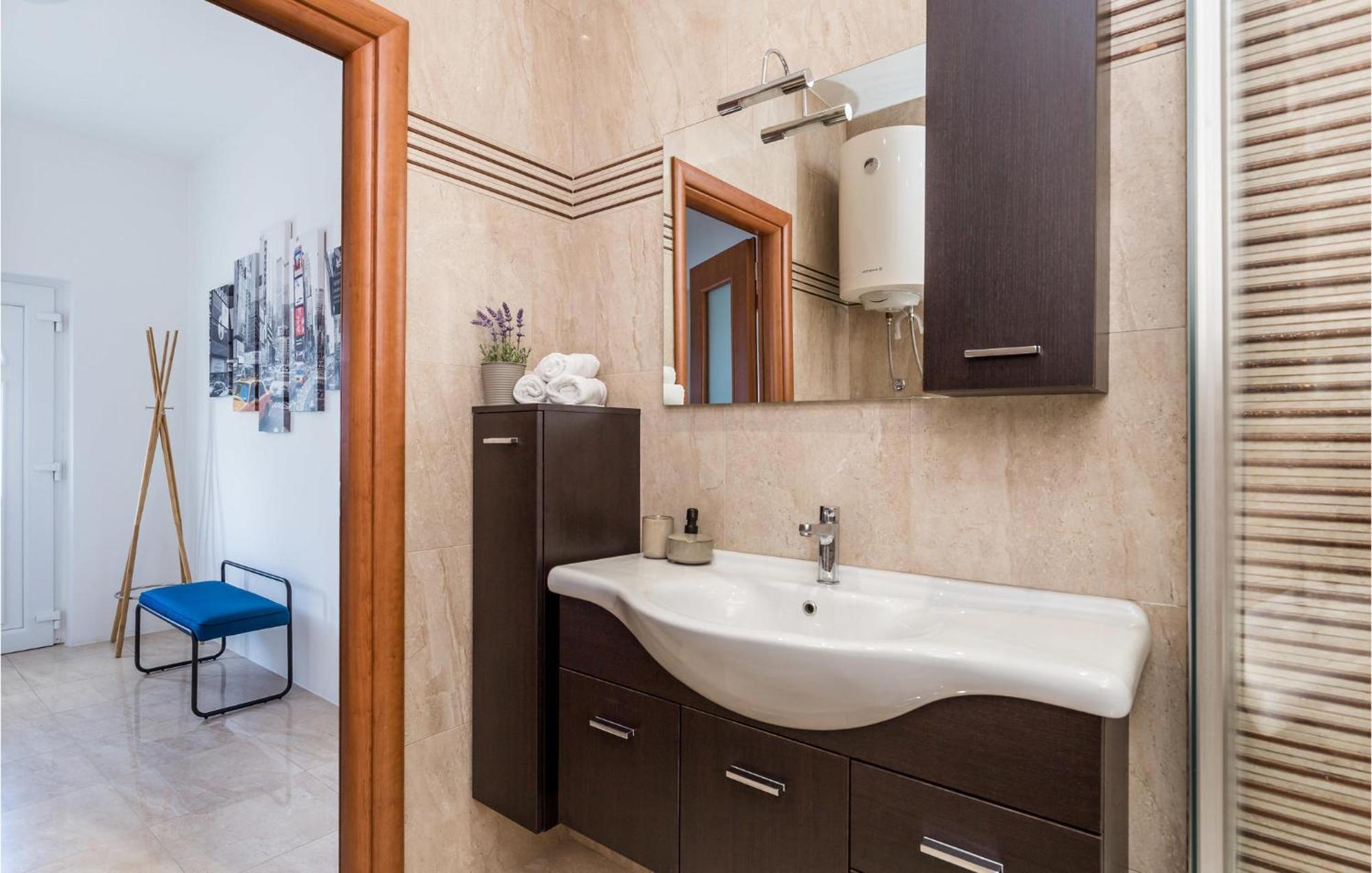 2 Bedroom Amazing Apartment In Rijeka Luaran gambar