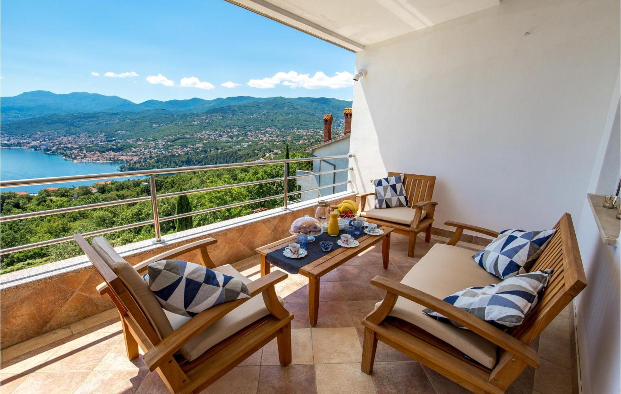 2 Bedroom Amazing Apartment In Rijeka Luaran gambar